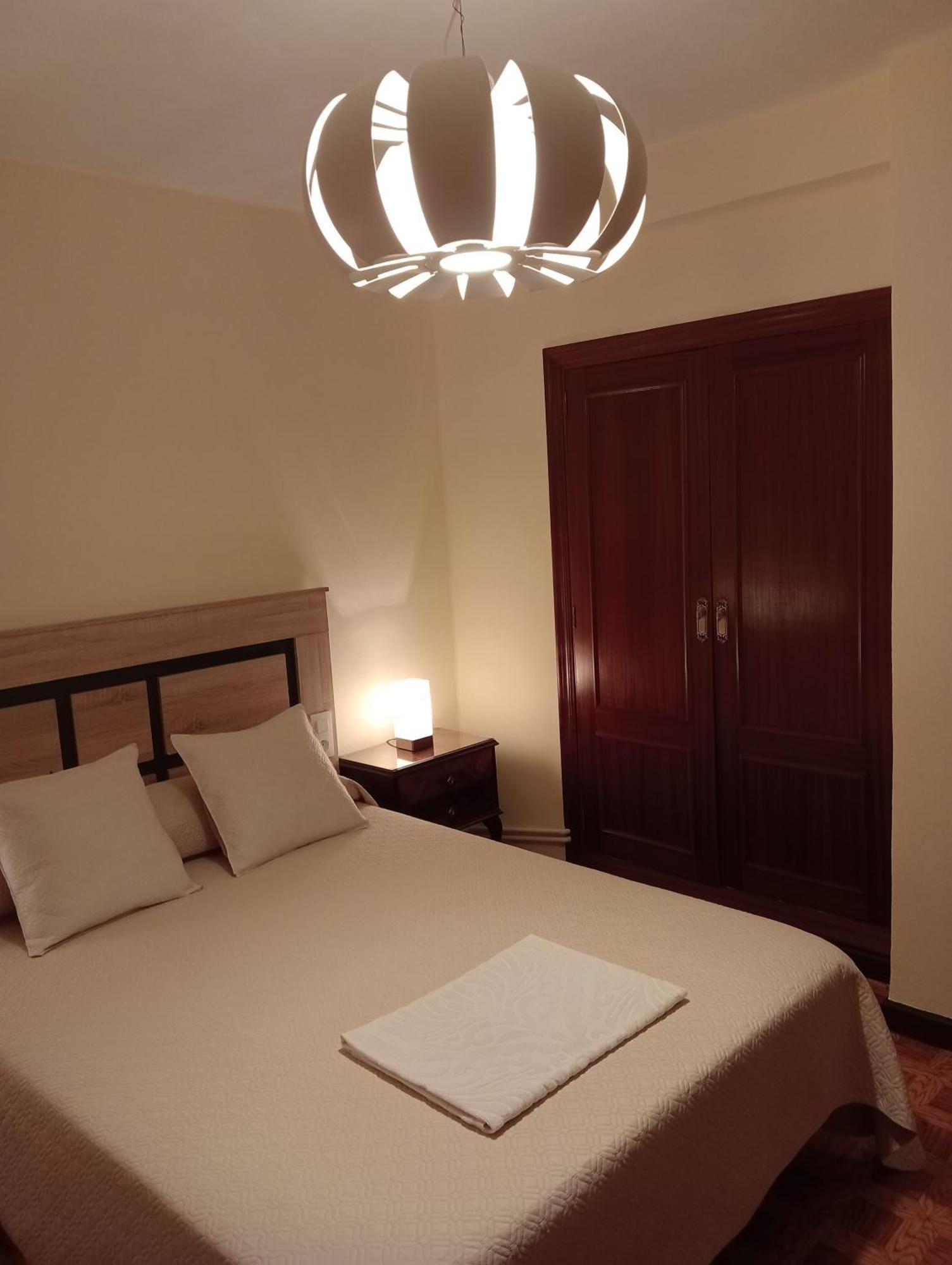 Habitacion Matrimonial Centro Ciudad Oviedo Buitenkant foto