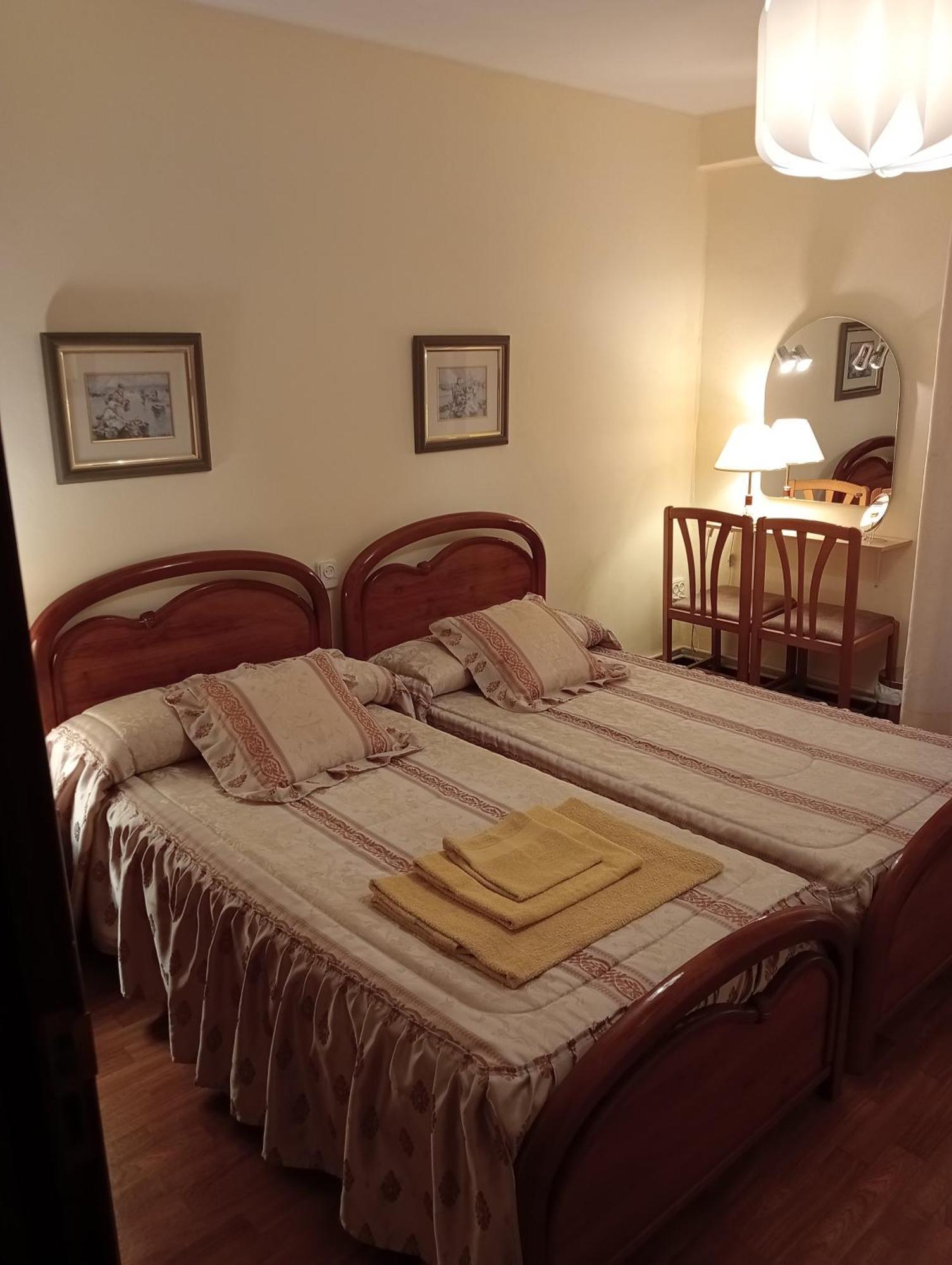 Habitacion Matrimonial Centro Ciudad Oviedo Buitenkant foto